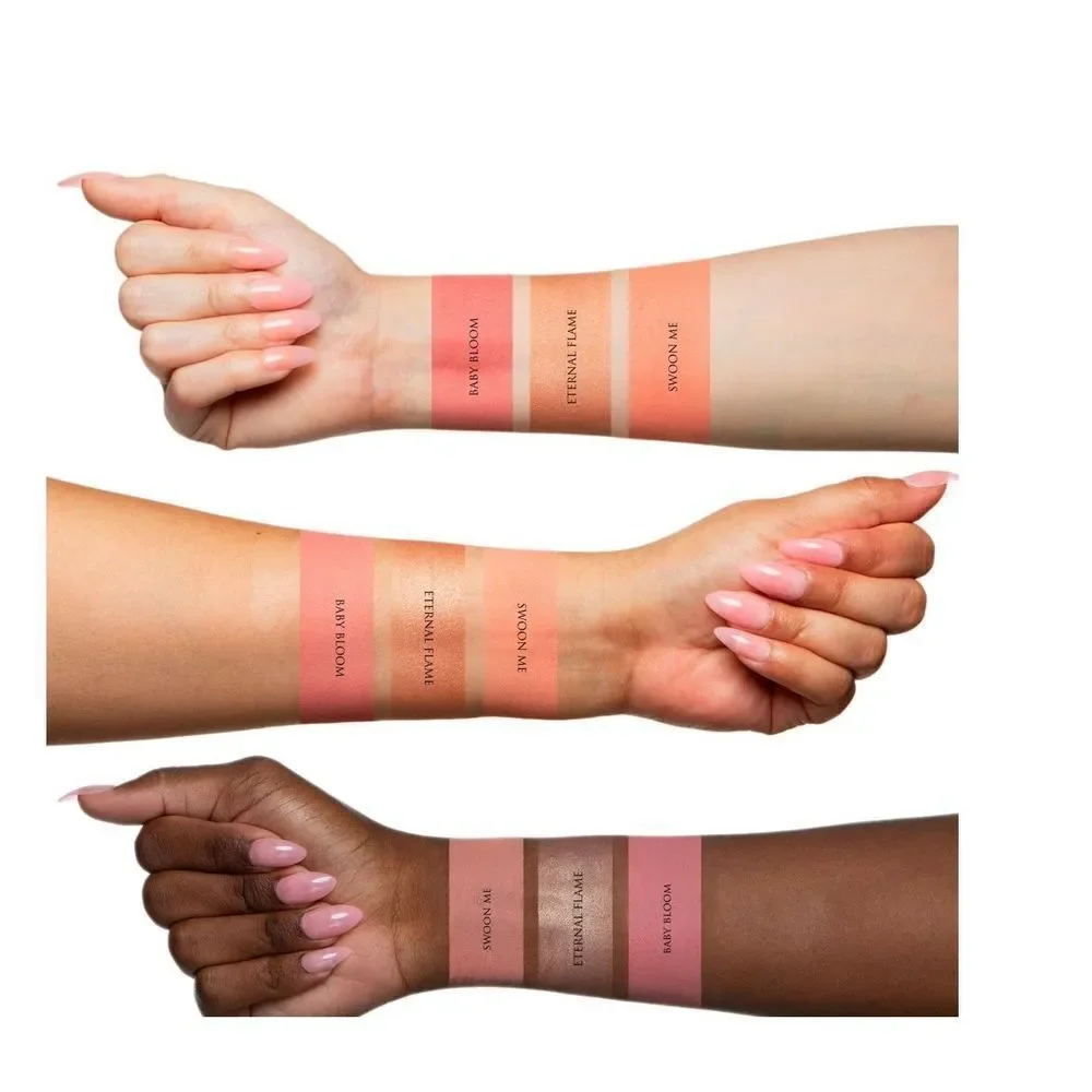 ARTIST COUTURE in Love Sprung Palette in Volume 1